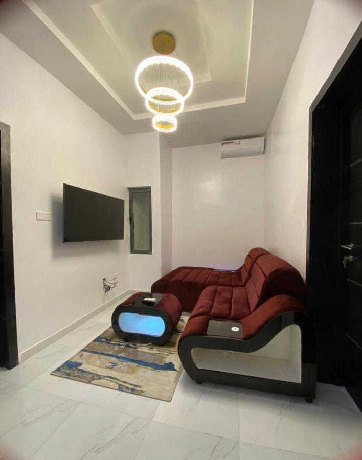 Urban Retreat Luxury Shortlet Apartment Lekki Ajah Lagos With Pool And Gym Εξωτερικό φωτογραφία