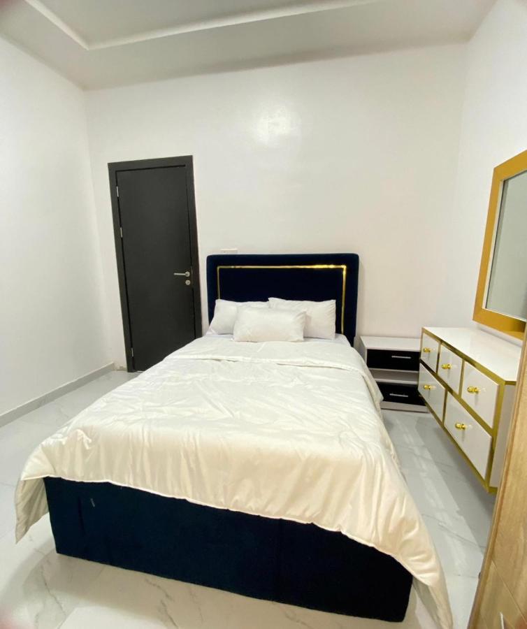 Urban Retreat Luxury Shortlet Apartment Lekki Ajah Lagos With Pool And Gym Εξωτερικό φωτογραφία
