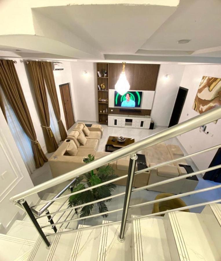 Urban Retreat Luxury Shortlet Apartment Lekki Ajah Lagos With Pool And Gym Εξωτερικό φωτογραφία