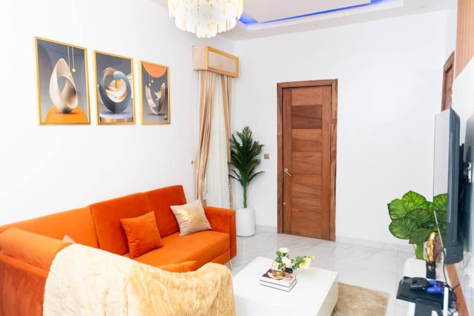 Urban Retreat Luxury Shortlet Apartment Lekki Ajah Lagos With Pool And Gym Εξωτερικό φωτογραφία