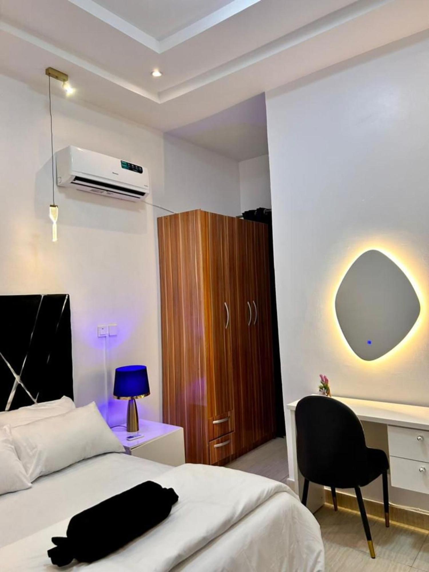 Urban Retreat Luxury Shortlet Apartment Lekki Ajah Lagos With Pool And Gym Εξωτερικό φωτογραφία