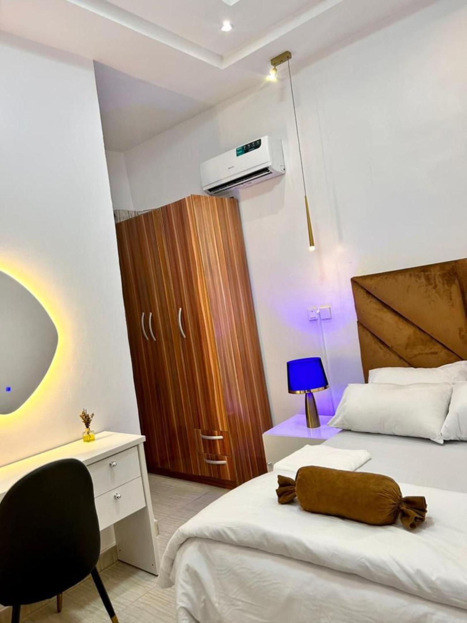 Urban Retreat Luxury Shortlet Apartment Lekki Ajah Lagos With Pool And Gym Εξωτερικό φωτογραφία